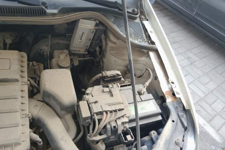 Used Volkswagen Polo 2016 1.4L Automatic Trendy Model Engine Bay Left