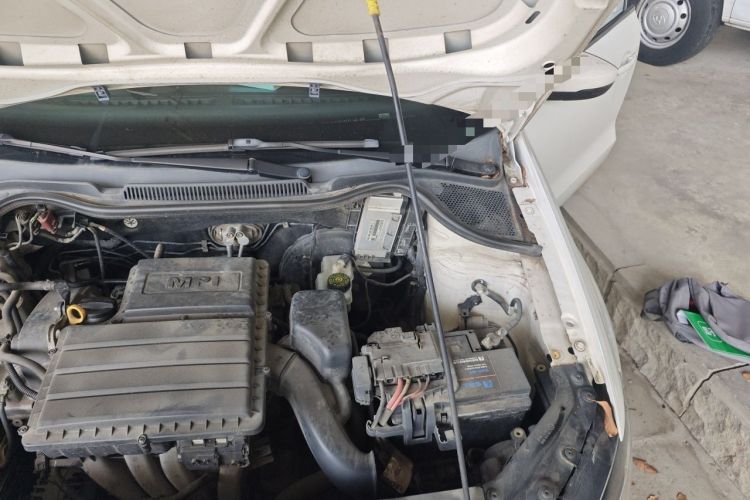 Used Volkswagen Polo 2016 1.4L Manual Fashion Model Engine Bay Left