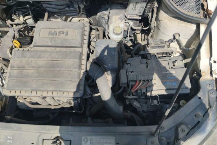 Used Volkswagen Polo 2016 1.6L Automatic Luxury Model Engine Bay Left