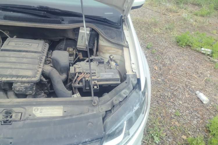 Used Volkswagen Polo 2016 1.6L Automatic Comfort Model Engine Bay Left