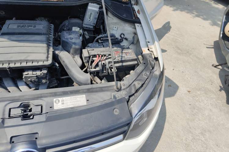 Used Volkswagen Polo 2016 1.4L Automatic Trendy Model Engine Bay Left