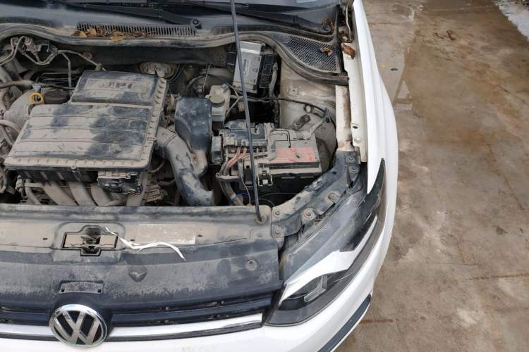 Used Volkswagen Polo 2016 1.4L Manual Fashion Model Engine Bay Left