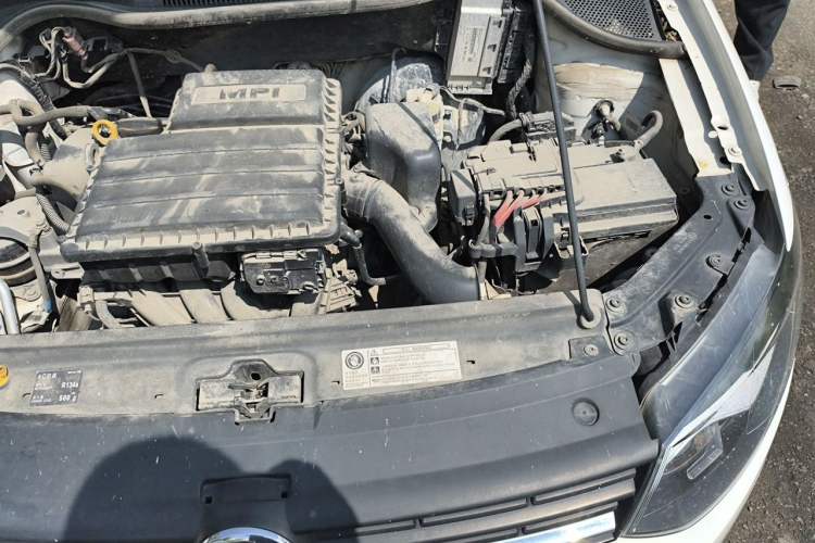 Used Volkswagen Polo 2016 1.4L Automatic Trendy Model Engine Bay Left
