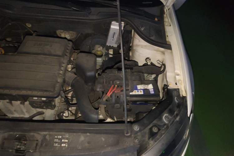 Used Volkswagen Polo 2016 1.6L Automatic Comfort Model Engine Bay Left