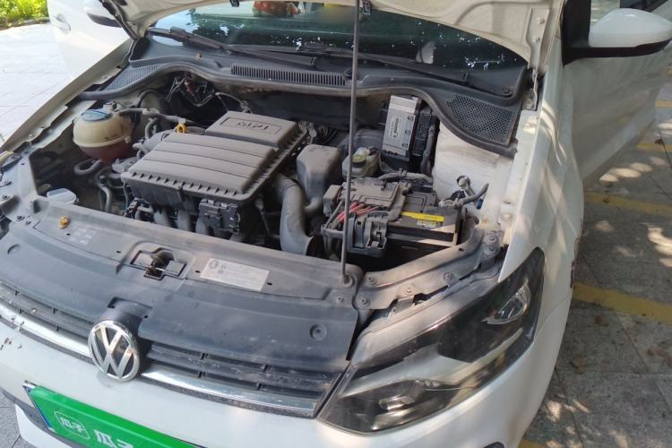 Used Volkswagen Polo 2016 1.4L Automatic Trendy Model Engine Bay Left