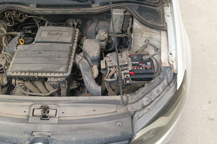 Used Volkswagen Polo 2016 1.4L Manual Fashion Model Engine Bay Left
