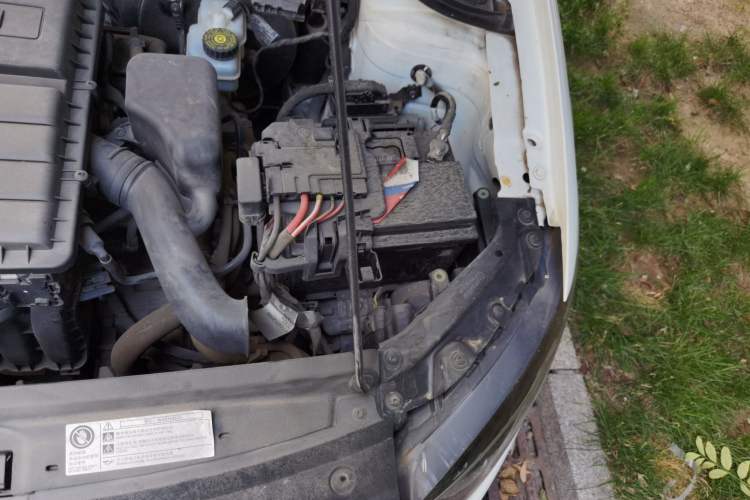 Used Volkswagen Polo 2016 1.4L Automatic Trendy Model Engine Bay Left