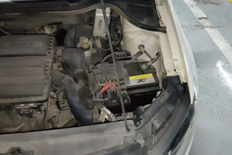Used Volkswagen Polo 2016 1.6L Automatic Comfort Model Engine Bay Left