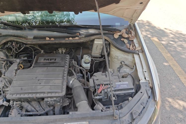 Used Volkswagen Polo 2016 1.4L Manual Fashion Model Engine Bay Left