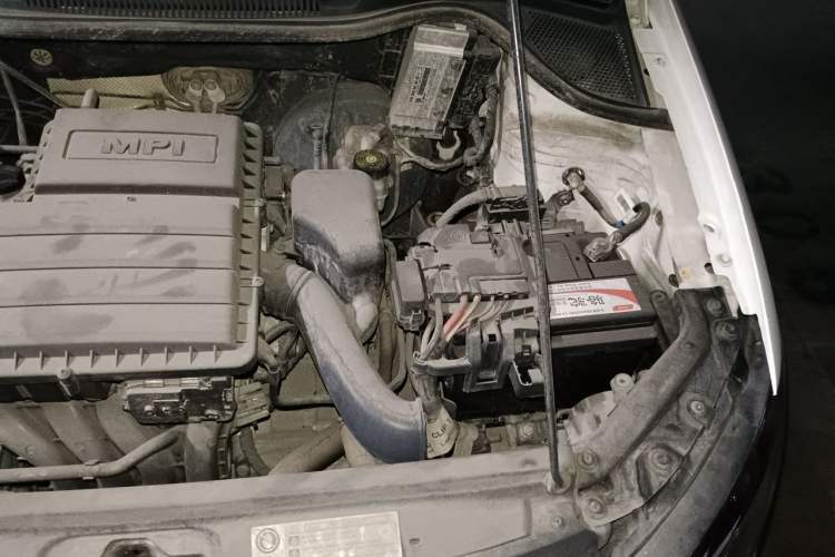Used Volkswagen Polo 2016 1.4L Automatic Trendy Model Engine Bay Left