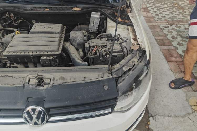 Used Volkswagen Polo 2016 1.6L Automatic Comfort Model Engine Bay Left