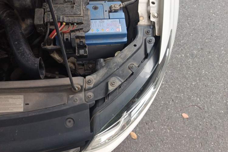 Used Volkswagen Polo 2016 1.6L Automatic Comfort Model Engine Bay Left