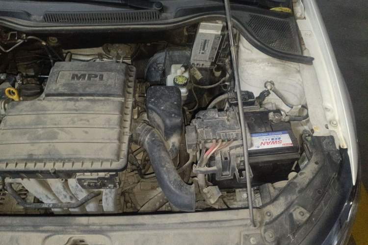 Used Volkswagen Polo 2016 1.6L Automatic Comfort Model Engine Bay Left
