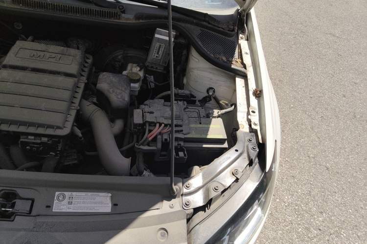 Used Volkswagen Polo 2016 1.6L Automatic Comfort Model Engine Bay Left