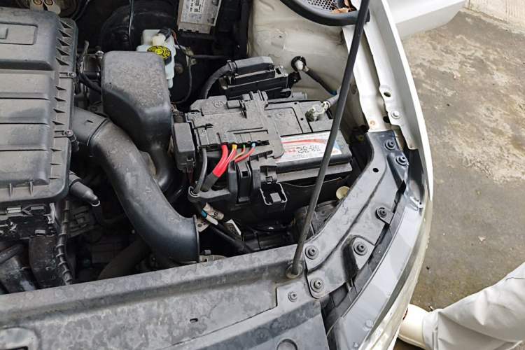 Used Volkswagen Polo 2016 1.6L Automatic Comfort Model Engine Bay Left