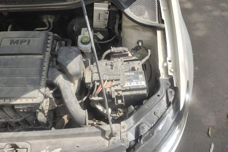 Used Volkswagen Polo 2016 1.6L Automatic Comfort Model Engine Bay Left