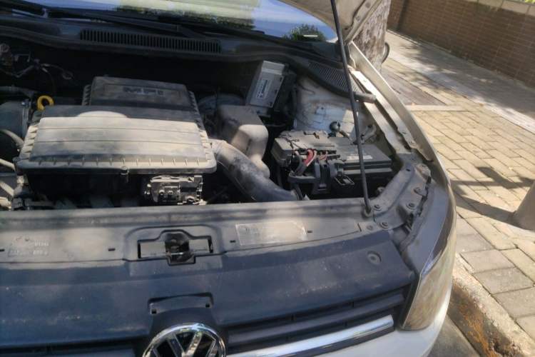 Used Volkswagen Polo 2016 1.4L Manual Fashion Model Engine Bay Left