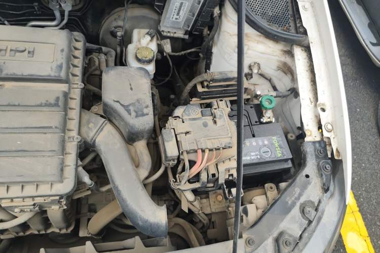Used Volkswagen Polo 2016 1.4L Automatic Trendy Model Engine Bay Left