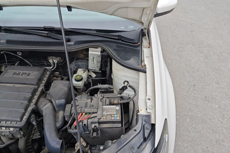 Used Volkswagen Polo 2016 1.6L Automatic Comfort Model Engine Bay Left