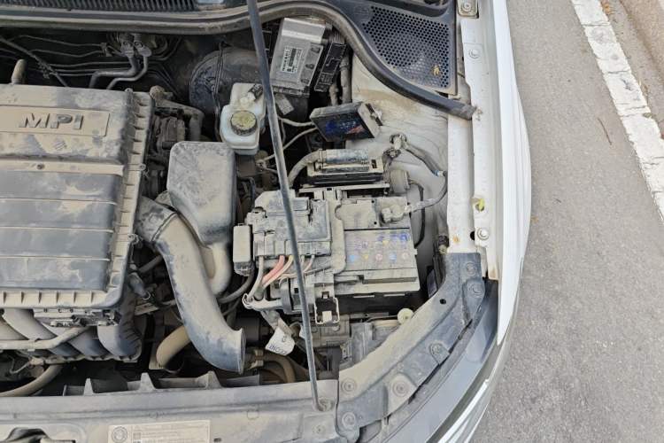 Used Volkswagen Polo 2016 1.6L Automatic Comfort Model Engine Bay Left