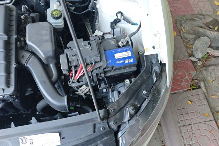 Used Volkswagen Polo 2016 1.4L Manual Fashion Model Engine Bay Left