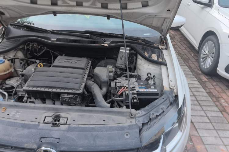 Used Volkswagen Polo 2016 1.6L Automatic Comfort Model Engine Bay Left