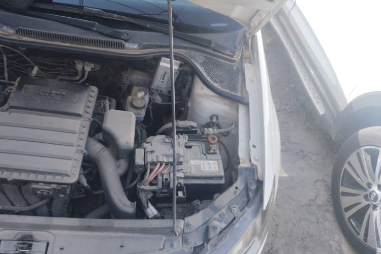 Used Volkswagen Polo 2016 1.6L Automatic Comfort Model Engine Bay Left
