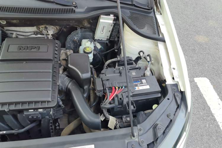 Used Volkswagen Polo 2016 1.6L Automatic Comfort Model Engine Bay Left