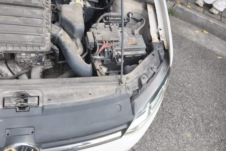 Used Volkswagen Polo 2016 1.6L Automatic Comfort Model Engine Bay Left