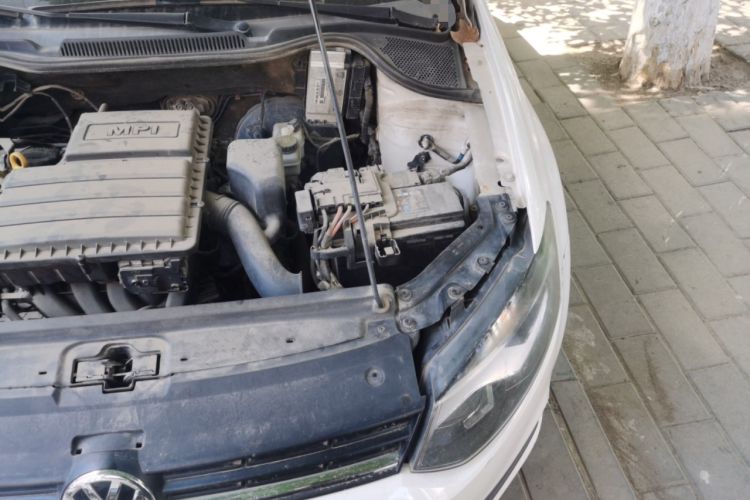 Used Volkswagen Polo 2016 1.4L Manual Fashion Model Engine Bay Left