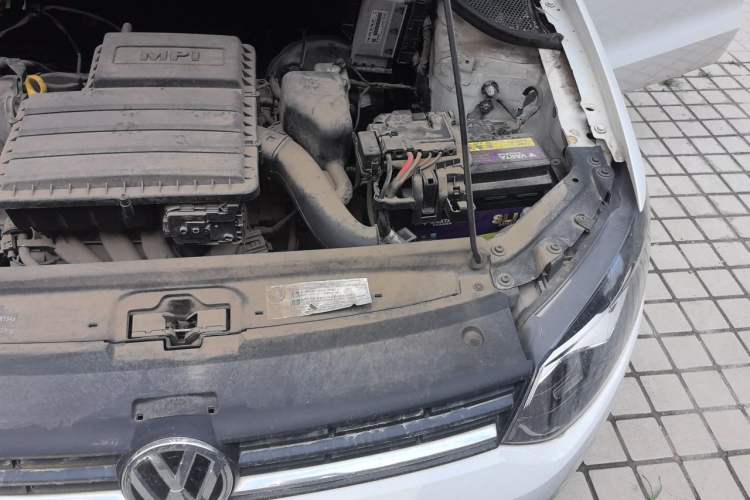 Used Volkswagen Polo 2016 1.4L Manual Fashion Model Engine Bay Left