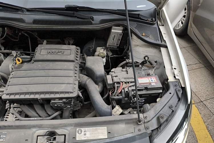 Used Volkswagen Polo 2016 1.6L Automatic Comfort Model Engine Bay Left