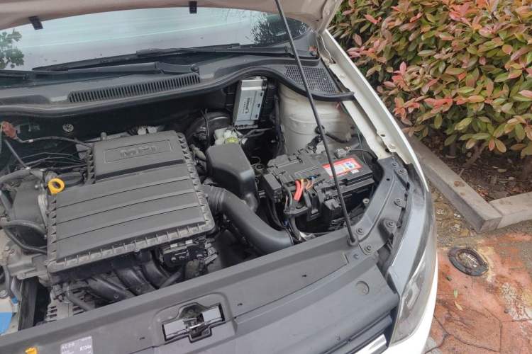 Used Volkswagen Polo 2016 1.4L Manual Fashion Model Engine Bay Left