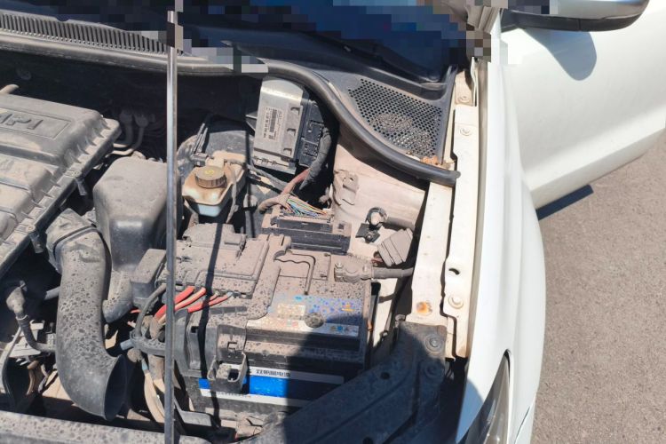 Used Volkswagen Polo 2016 1.4L Automatic Trendy Model Engine Bay Left