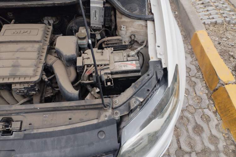 Used Volkswagen Polo 2016 1.4L Automatic Trendy Model Engine Bay Left