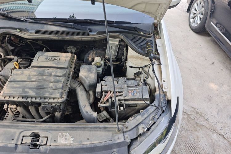 Used Volkswagen Polo 2016 1.4L Manual Fashion Model Engine Bay Left