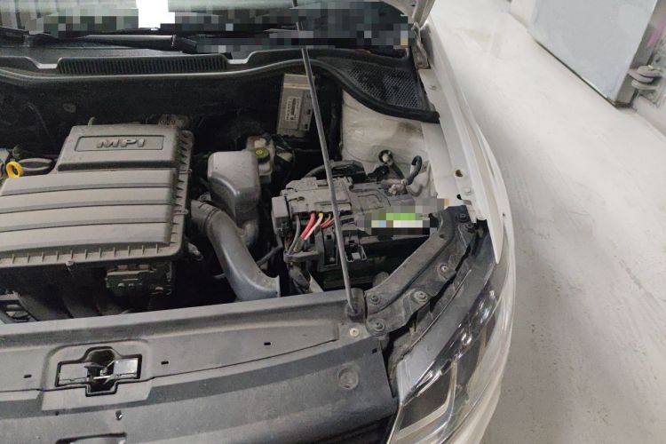 Used Volkswagen Polo 2016 1.6L Automatic Luxury Model Engine Bay Left