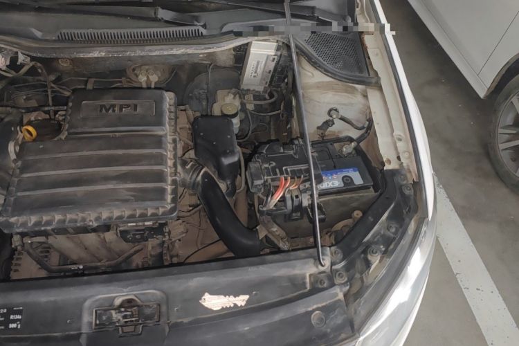 Used Volkswagen Polo 2016 1.4L Manual Fashion Model Engine Bay Left