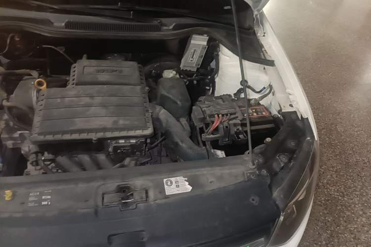 Used Volkswagen Polo 2016 1.4L Manual Fashion Model Engine Bay Left