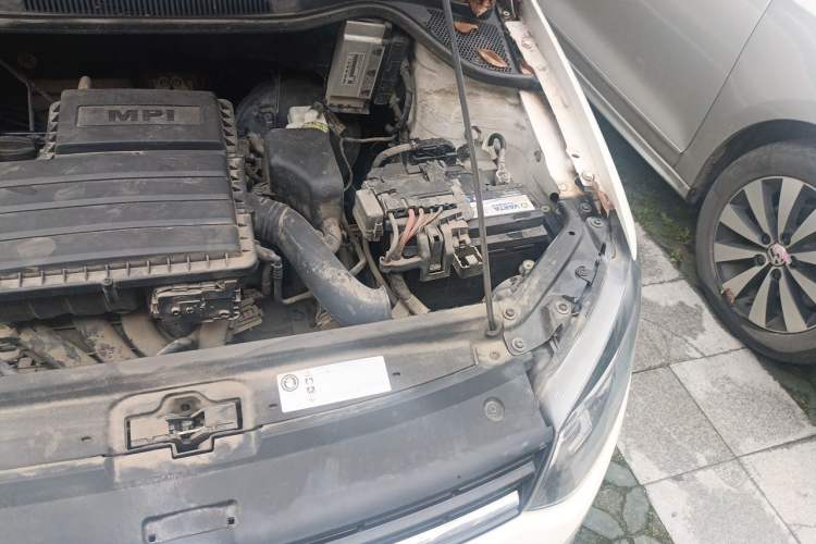 Used Volkswagen Polo 2016 1.4L Automatic Trendy Model Engine Bay Left