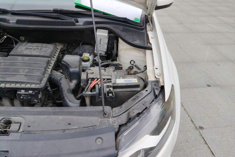 Used Volkswagen Polo 2016 1.4L Automatic Trendy Model Engine Bay Left