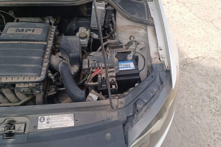 Used Volkswagen Polo 2016 1.4L Automatic Trendy Model Engine Bay Left