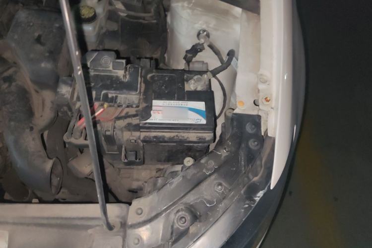 Used Volkswagen Polo 2016 1.4L Manual Fashion Model Engine Bay Left