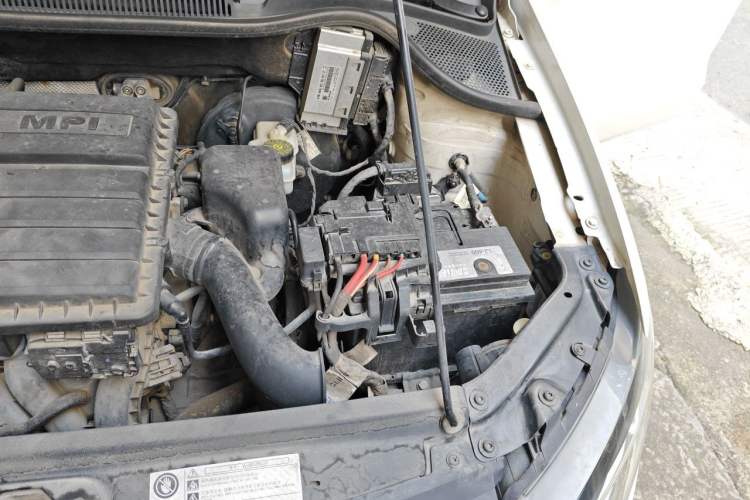 Used Volkswagen Polo 2016 1.6L Automatic Comfort Model Engine Bay Left