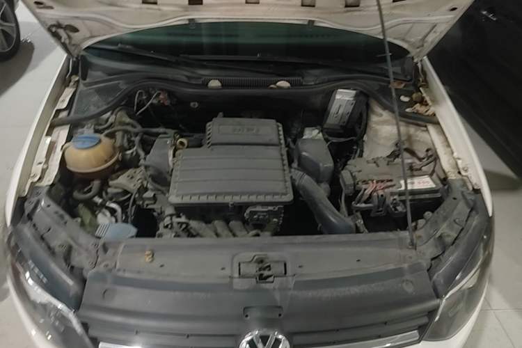 Used Volkswagen Polo 2016 1.4L Manual Fashion Model Engine Bay
