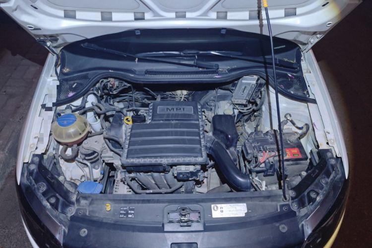 Used Volkswagen Polo 2016 1.4L Manual Fashion Model Engine Bay