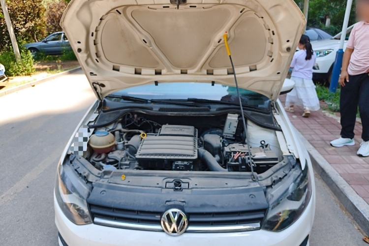Used Volkswagen Polo 2016 1.4L Manual Fashion Model Engine Bay