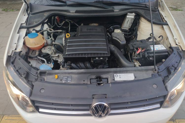 Used Volkswagen Polo 2016 1.4L Manual Fashion Model Engine Bay