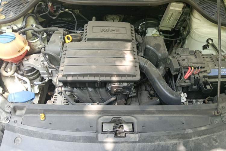 Used Volkswagen Polo 2016 1.4L Manual Fashion Model Engine Bay