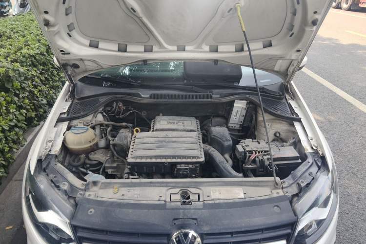 Used Volkswagen Polo 2016 1.4L Manual Fashion Model Engine Bay